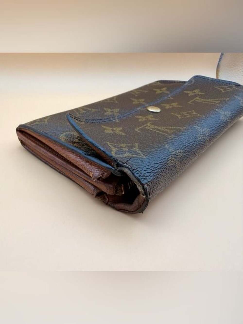 Louis Vuitton Monogram Porte
Tresor International Trifold Long
Wallet - Picture 13 of 16